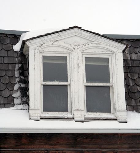 Detail view of the Pembina Highway House, Winnipeg, 2007; Historic Resources Branch, Manitoba Culture, Heritage and Tourism, 2007