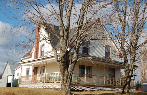 Ben Harshman House - southeast view; Village of Cap-Pelé