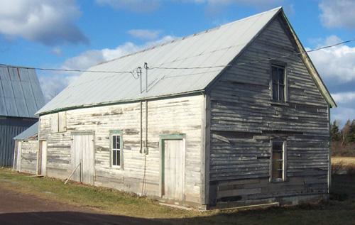 Ben Harshman House - view of the barn built by the Harshman brothers; Village of Cap-Pelé