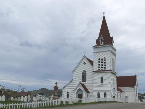 Photo view of St. Andrew’s Anglican Church and Cemetery, Fogo, Fogo Island, NL, 2007/06/11 ; L Maynard, HFNL, 2007