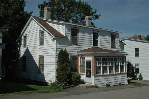 Southwest elevation of 43 St. James Street, Annapolis Royal, Nova Scotia; Heritage Division, NS Dept. of Tourism, Culture and Heritage, 2007.