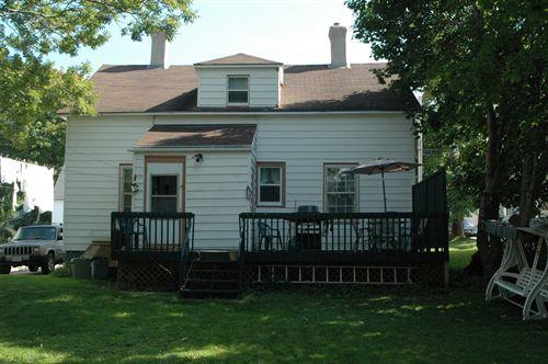 Rear elevation of 43 St. James Street, Annapolis Royal, Nova Scotia; Heritage Division, NS Dept. of Tourism, Culture and Heritage, 2007.