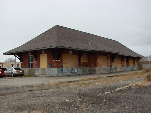 Track side of the station as viewed from the south-east; OHT, 2006