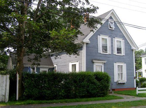 Perspective view of the facade (north) and east sides of the Capt. Ebenezer Scott House, Yarmouth, NS, 2007; Heritage Division, NS Dept. of Tourism, Culture & Heritage, 2007