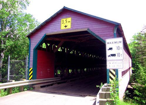 Pont Rouge; Ministère de la Culture, des Communications et de la Condition féminine, Jean-François Rodrigue, 2006