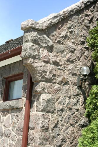 Wall detail of the Greater Winnipeg Water District Railway Station, Winnipeg, 2006; Historic Resources Branch, Manitoba Culture, Heritage, Tourism and Sport, 2006