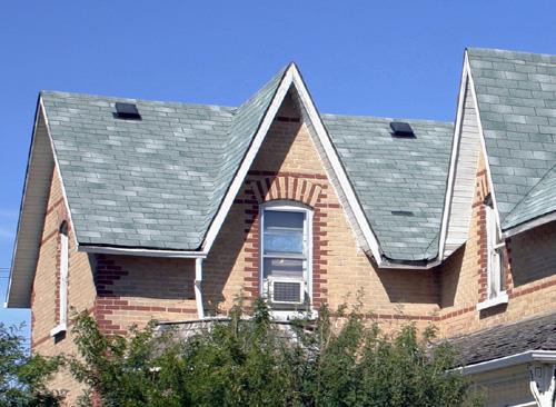Roof and wall details of the Berry House, Reston, 2007; Historic Resources Branch, Manitoba Culture, Heritage and Tourism, 2007