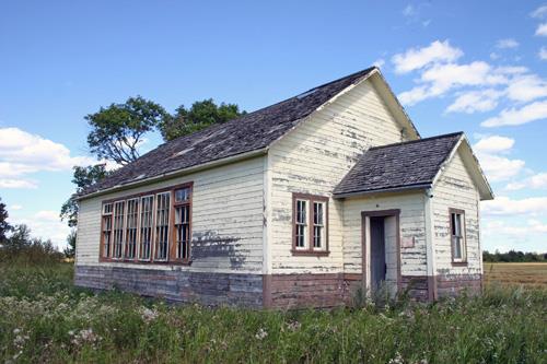 Primary elevations, from the southwest, of Ruskin School, Ethelbert area, 2007; Historic Resources Branch, Manitoba Culture, Heritage and Tourism, 2007