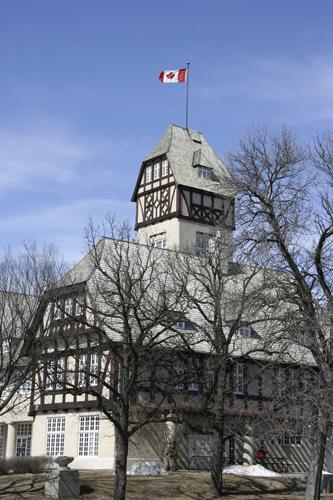 Close view, from the southeast, of the Assiniboine Park Pavilion, Winnipeg, 2006; Historic Resources Branch, Manitoba Culture, Heritage, Tourism and Sport, 2006