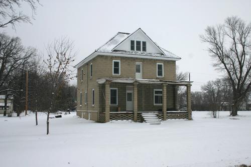 Contextual view, from the southwest, of the Presbyterian Church Manse, Emerson, 2006; Historic Resources Branch, Manitoba Culture, Heritage, Tourism and Sport, 2006