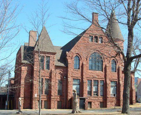 Side elevation, 66 Victoria Street East, Amherst, NS, 2007.; Heritage Division, NS Dept of Tourism, Culture and Heritage, 2007