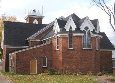 Five-sided chancel detail, 60 Victoria Street East, Amherst, NS, 2007.; Heritage Division, NS Dept of Tourism, Culture and Heritage, 2007