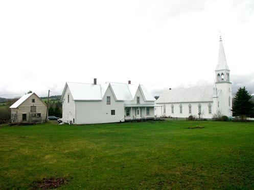 Site du patrimoine de l'église de Saint-Venant-de-Paquette; Fondation du patrimoine religieux du Québec, 2003
