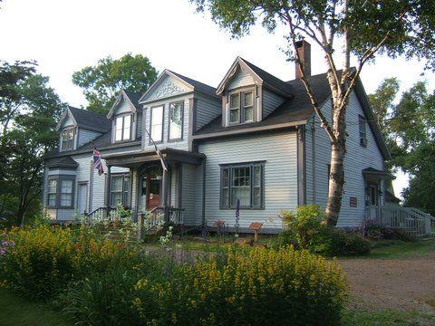 Southwest elevation, 150 Church St, Amherst, NS, 2007.; Heritage Division, NS Dept of Tourism, Culture and Heritage, 2007