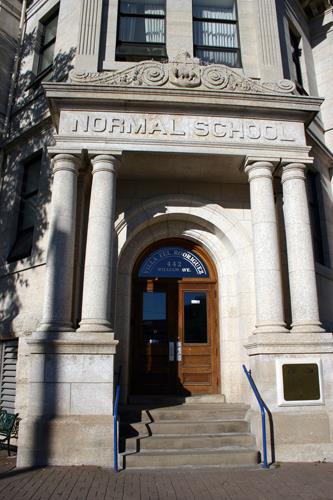 Entrance detail of the Provincial Normal School, Winnipeg, 2006; Historic Resources Branch, Manitoba Culture, Heritage and Tourism, 2006