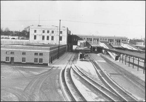 Historic view of station complex showing concourse at right and express wing at near left – c. 1930; John Boyd, 1930