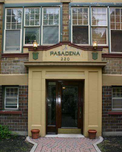 Entrance detail of the Pasadena Apartments, Winnipeg, 2007; Historic Resources Branch, Manitoba Culture, Heritage, Tourism and Sport, 2007