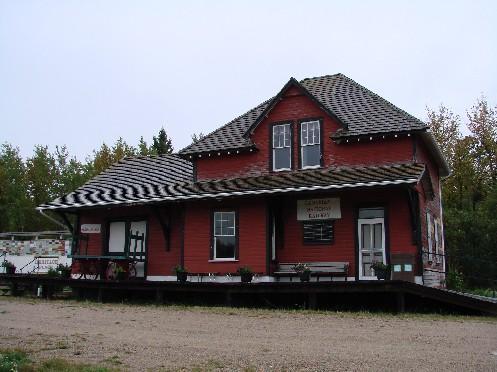 View featuring the former track-side facade of Heritage Place , 2007.; Brett Quiring, 2007.