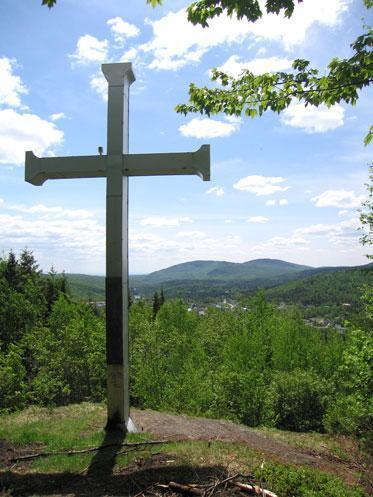 Croix lumineuse de Sainte-Brigitte-de-Laval; Ministère de la Culture, des Communications et de la Condition féminine, Jean-François Rodrigue, 2007