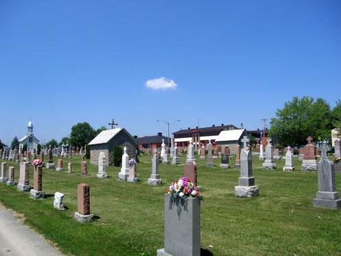 Cimetière de Sainte-Anne-des-Plaines; Ministère de la Culture, des Communications et de la Condition féminine, Jean-François Rodrigue, 2005