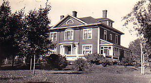 photograph; MacNaught History Centre and Archives, Acc. 107.014