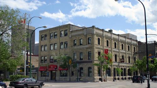 Contextual view, from the northwest, of the Massey Building (far right), Winnipeg, 2006; Historic Resources Branch, Manitoba Culture, Heritage and Tourism, 2006