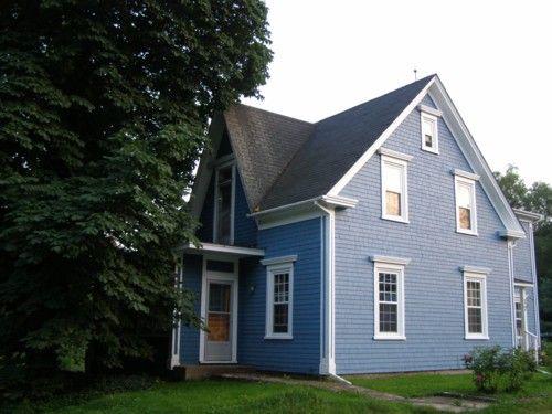 Profile of cross gable, Manuels Inn, Chester Basin, Nova Scotia, 2007.; Heritage Division, Nova Scotia Department of Tourism, Culture and Heritage, 2007.