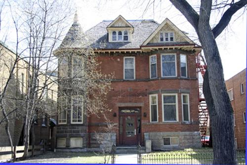 Primary elevation, from the west, of the Glines House (Tremblay Apartments), Winnipeg, 2007; Historic Resources Branch, Manitoba Culture, Heritage and Tourism, 2007