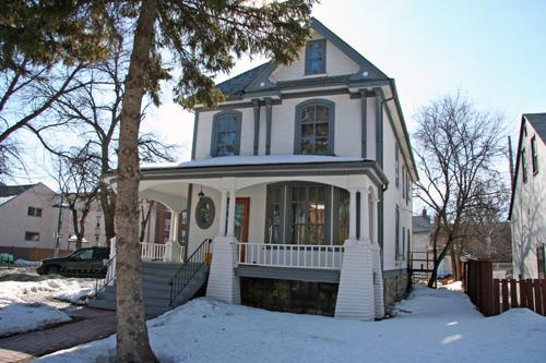 Primary elevation, from the northeast, of the John C. Graham House, Winnipeg, 2007; Historic Resources Branch, Manitoba Culture, Heritage and Tourism, 2007