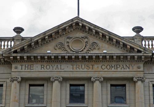 Pediment detail of the Bank of British North America, Winnipeg, 2007; Historic Resources Branch, Manitoba Culture, Heritage and Tourism, 2007