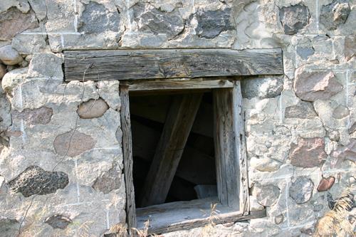 Wall and window detail of the Reeves Barn, Alexander area, 2007; Historic Resources Branch, Manitoba Culture, Heritage and Tourism, 2007