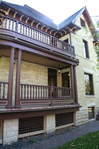 Wall and verandah details of the J.W. Harris House, Winnipeg, 2007; Historic Resources Branch, Manitoba Culture, Heritage, Tourism and Sport, 2007