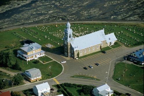 Site de l'église et du cimetière de Sainte-Luce; Ministère de la Culture, des Communications et de la Condition féminine, Pierre Lahoud, 2004
