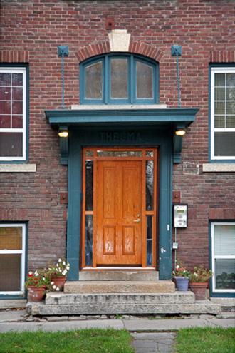 Detail view of the main entrance of the Thelma Apartments, Winnipeg, 2007; Historic Resources Branch, Manitoba Culture, Heritage, Tourism and Sport, 2007