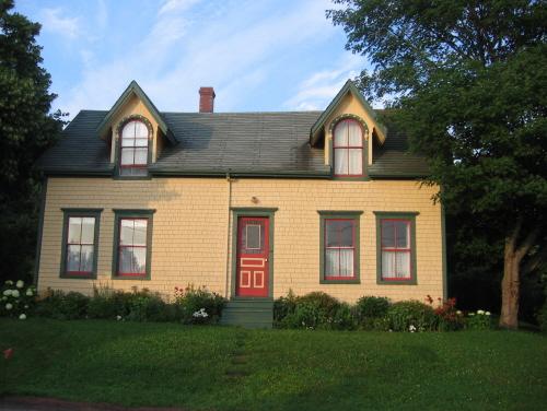 Showing front elevation; D&amp;S Latham, 2007