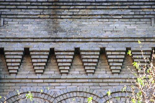 Brick detail of the Swiss Building, Winnipeg, 2006; Historic Resources Branch, Manitoba Culture, Heritage and Tourism, 2006