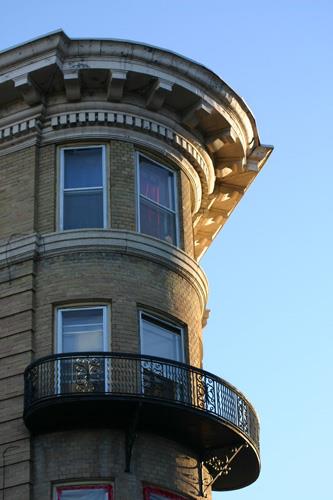 Balcony detail of the Ambassador Apartments, Winnipeg, 2007; Historic Resources Branch, Manitoba Culture, Heritage and Tourism, 2007