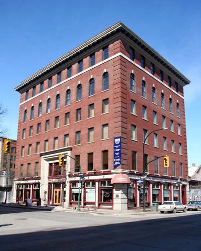 Primary elevations, from the southeast, of the Travellers Building, Winnipeg, 2006; Historic Resources Branch, Manitoba Culture, Heritage, Tourism and Sport, 2006