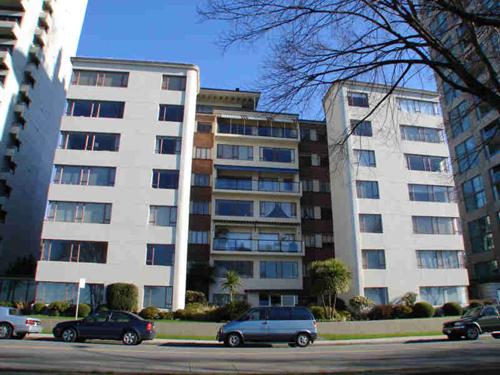 Exterior view of the Beach Town House Apartments; City of Vancouver, Julie MacDonald, 2006