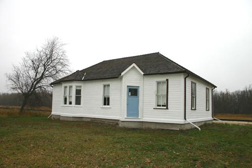Primary elevations, from the southwest, of the Ridgeway House, Grosse Isle, 2007; Historic Resources Branch, Manitoba Culture, Heritage, Tourism and Sport, 2007