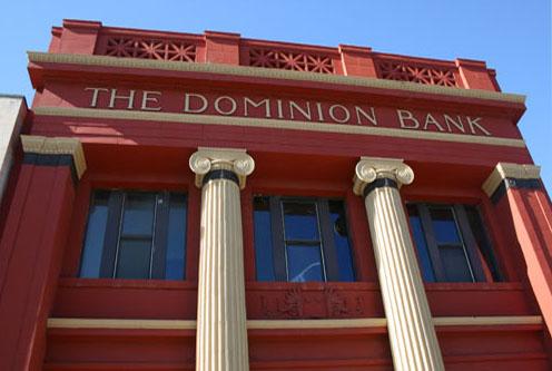 Primary elevation, from the east, of the Dominion Bank Building, Winnipeg, 2007; Historic Resources Branch, Manitoba Culture, Heritage, Tourism and Sport, 2007
