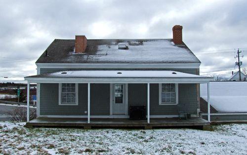 Side elevation of main house, Arthur Homer House, Barrington, NS, 2008.; Department of Tourism, Culture and Heritage, Province of Nova Scotia 2008