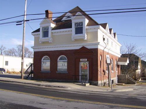 Front elevation of Barrington Municipal Library, Barrington Passage, Nova Scotia, 2007.; Department of Tourism, Culture and Heritage, Province of Nova Scotia 2007