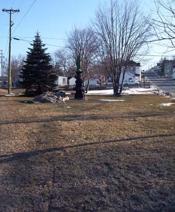Farrah's Corner Park at the junction of Water Street and Chatham Avenue, 2007.; City of Miramichi