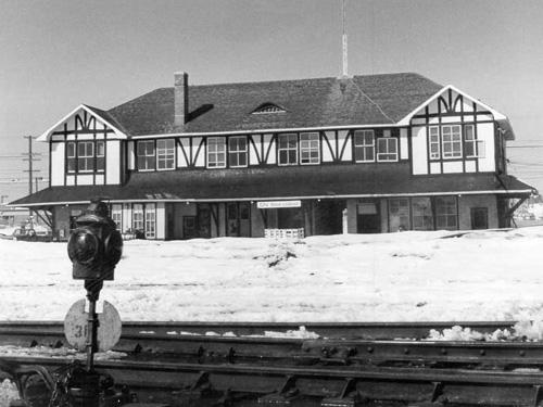 Historic view of the track façade just prior to the commencement of VIA operations – c. 1974; CSTMC/CN, 2000