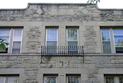 Wall detail of the Bellcrest Apartments, Winnipeg, 2006; Historic Resources Branch, Manitoba Culture, Heritage, Tourism and Sport, 2006