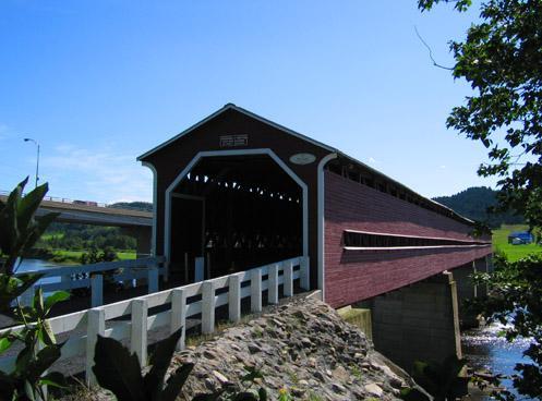 Pont Perreault; Ministère de la Culture, des Communications et de la Condition féminine, Jean-François Rodrigue, 2005