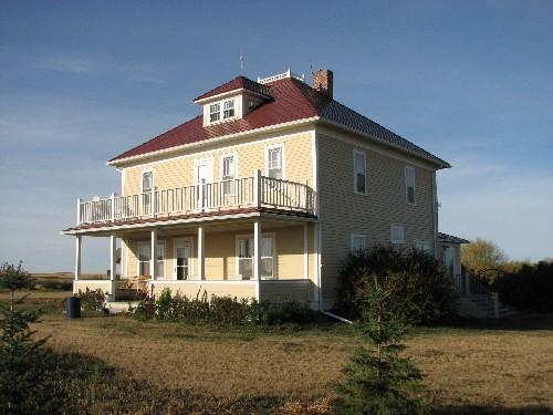 View of front and north elevations, 2007.; Government of Saskatchewan, Marvin Thomas, 2007.