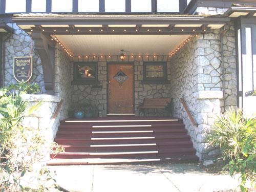Exterior view of Dashwood Manor; City of Victoria, 2007
