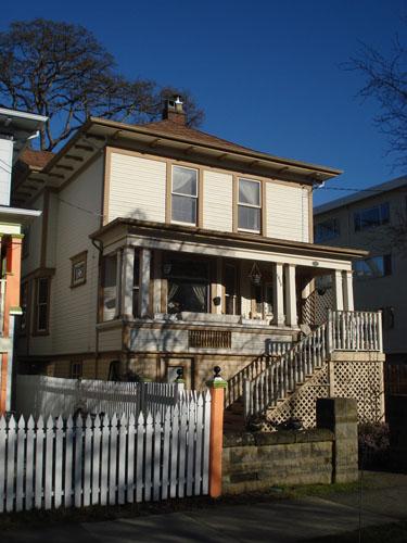 Exterior view of 1060 Burdett Avenue; City of Victoria, 2007